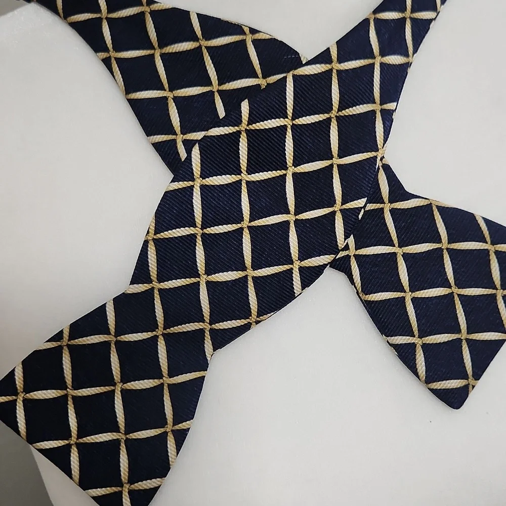 BVLGARI BULGARI MENS PIZZIGONI  Bowtie - Picture 6 of 6